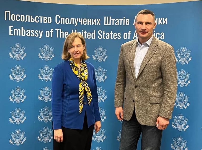 Киев спасут. Виталик договорился