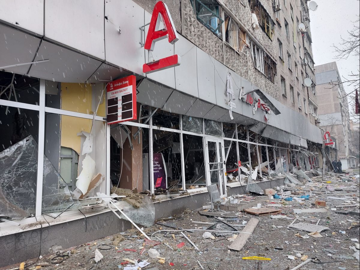 Стёкла в окнах вылетели при первой же взрывной волне