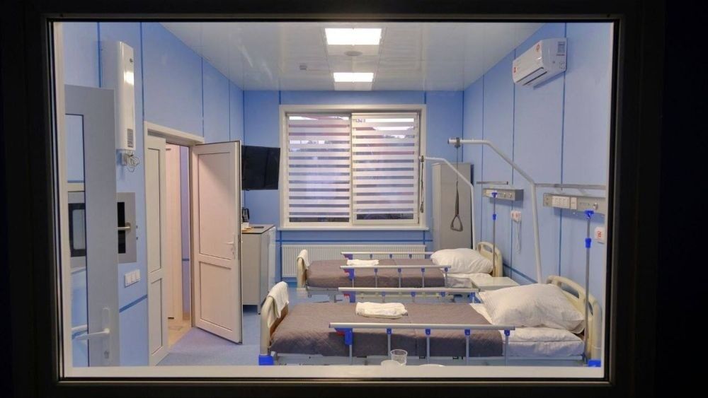 В палату врачи могут заглянуть из коридора