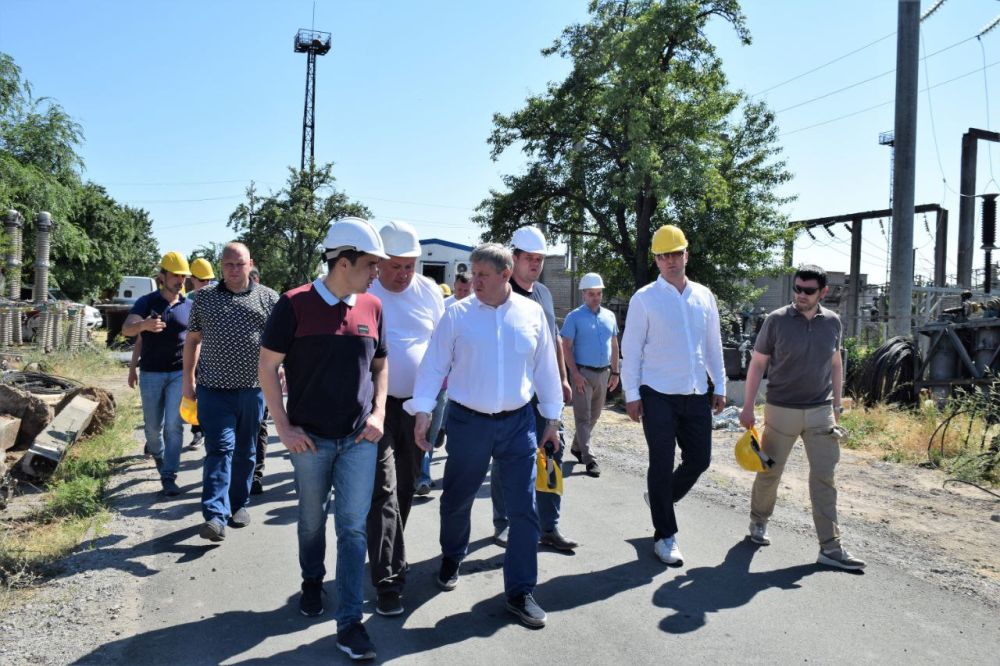 Участники выездной встречи энергетиков в Мариуполе