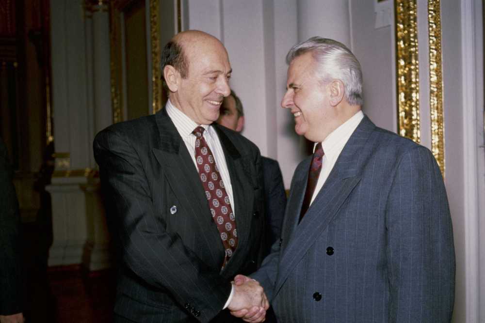 Первый президент Украины Кравчук и генсек НАТО Вёрнер.