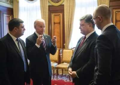 Декабрь 2015-го. Киев. Байден втолковывает, как обеспечивать интересы США на Украине и с помощью Украины...