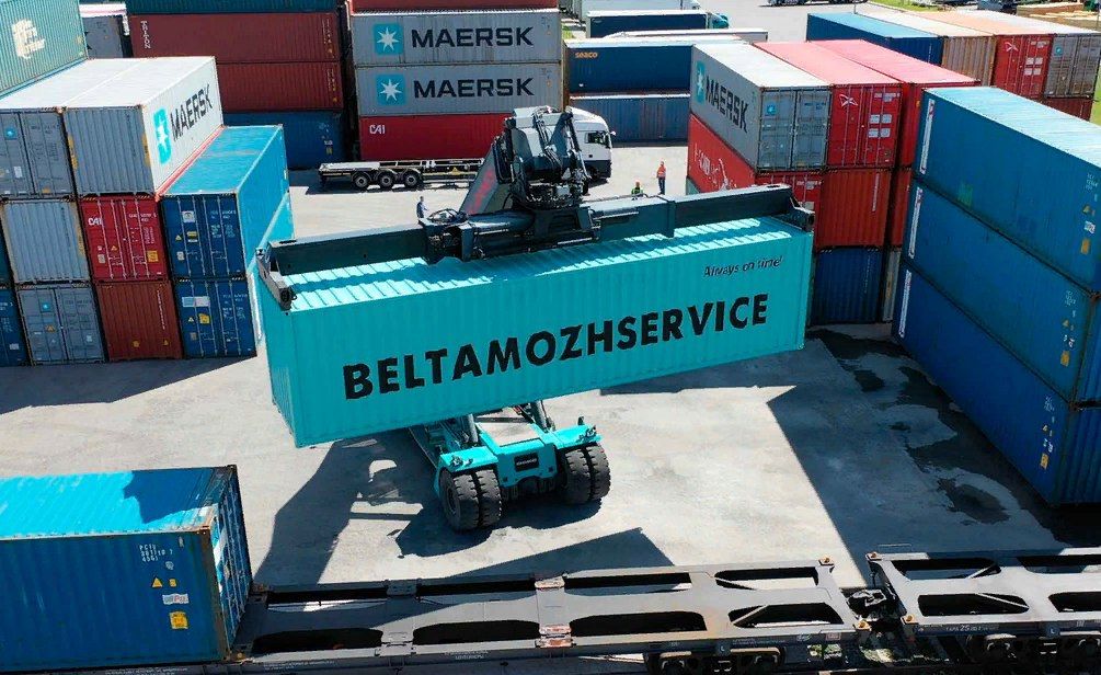 Дружба Белоруссии с дальними регионами России – это не только новые подряды на стройках и поставки продуктов. Это ещё и новые логистические возможности для перевозки грузов в Китай. Источник: Белтаможсервис