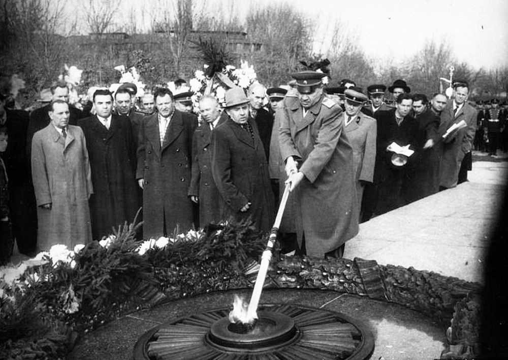 Зажжение Вечного огня в Киеве 6 ноября 1957 года