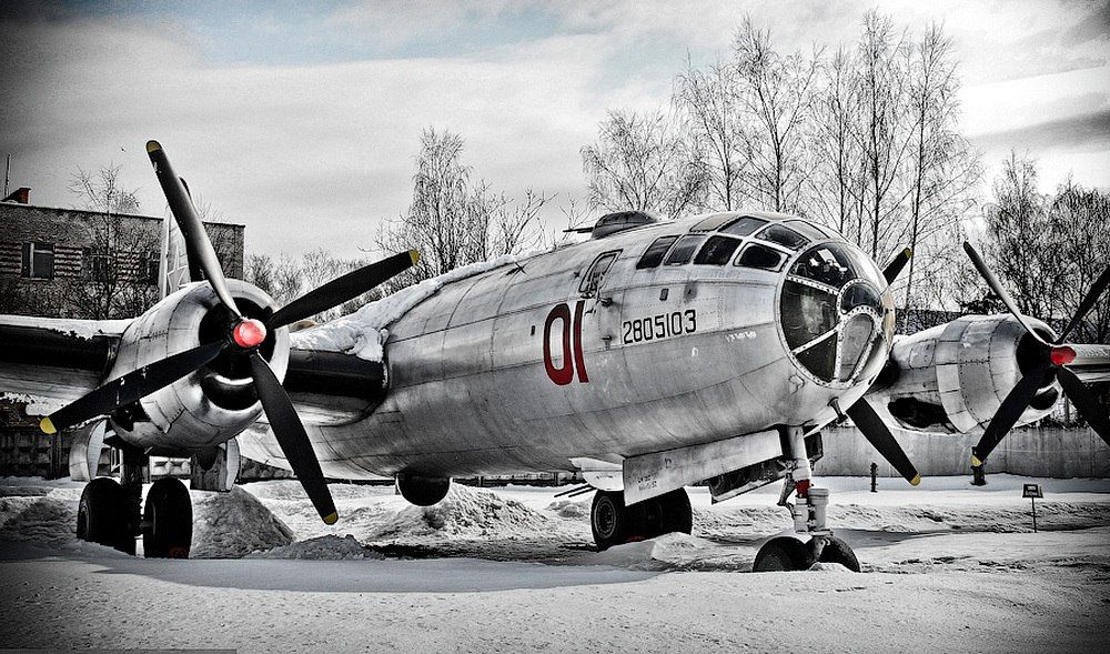 Дальний тяжёлый бомбардировщик Ту-4, улучшенная копия Б-29 «Суперфортресс», стоявший на вооружении ВВС СССР более 15 лет