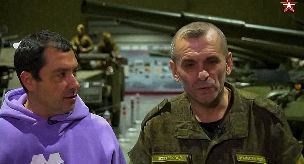 Феликс Оганесян (справа). Кадр из нового документального фильма «Охота на „Леопардов“»