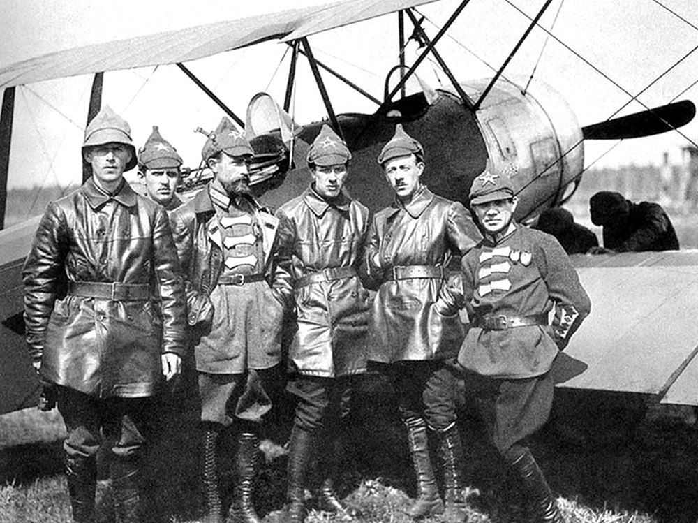 Первые красвоенлёты