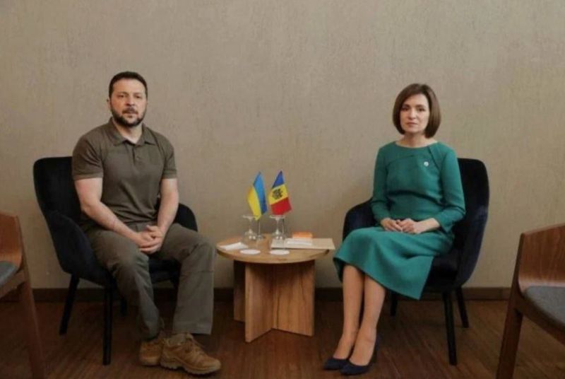 «Круглый стол» двух проамериканских карликов