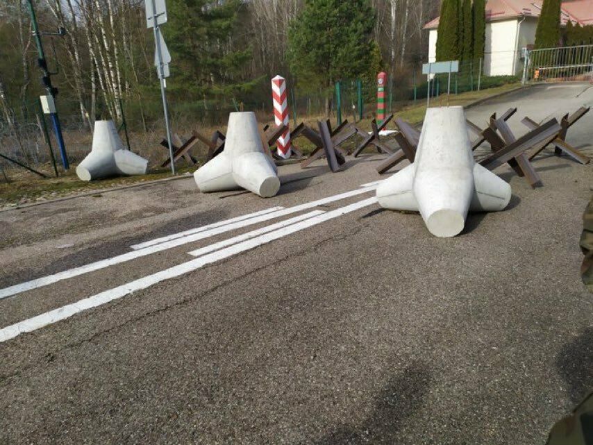 Установка противотанковых ежей на польско-белорусской границе