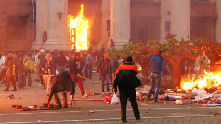 Сожжённый сторонниками евроинтеграции Дом профсоюзов