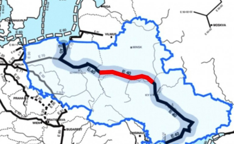 Выступая на подтанцовке у Вашингтона, Украина вредит интересам своего народа