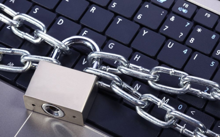 Киев пытается договориться с компанией Google, чтобы та заблокировала для украинцев российский контент на YouTube