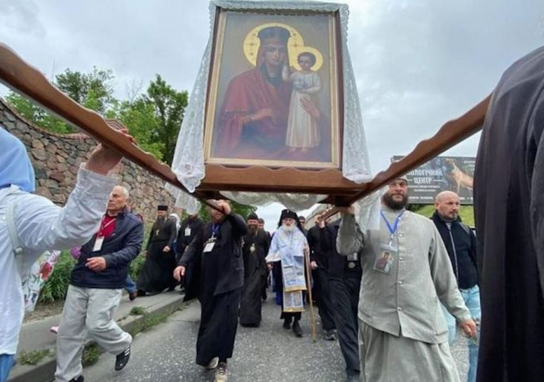 УПЦ МП явила силу веры крестными ходами