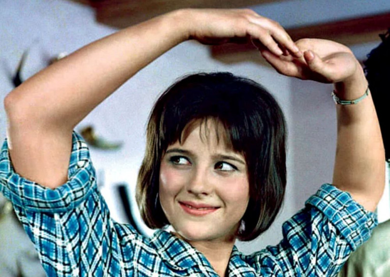 Наталья Варлей, кадр из фильма «Кавказская пленница»