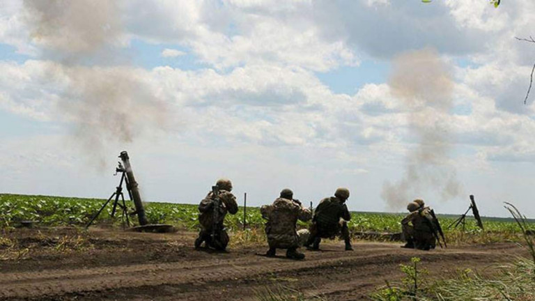 Ополчение ведет миномётный обстрел
