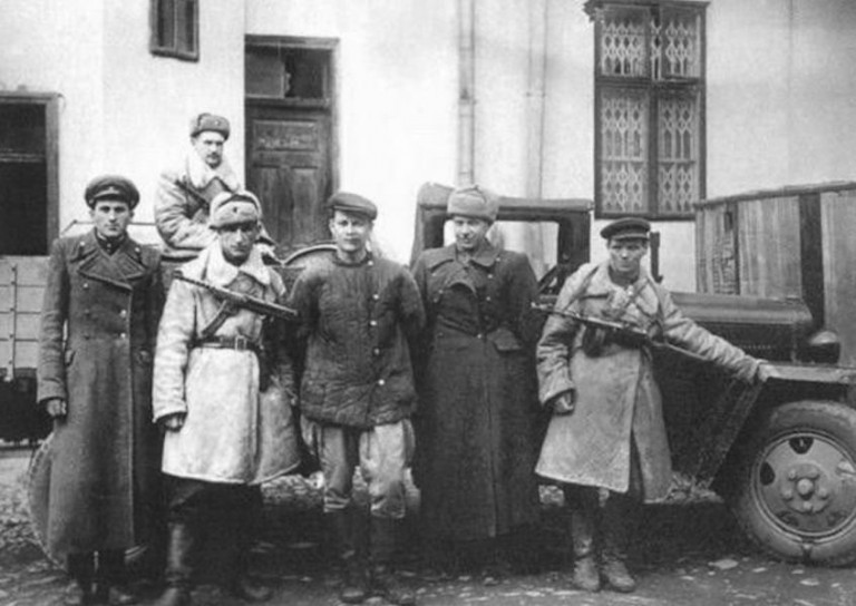 Оперативный состав группы МГБ УССР после чекистко-войсковой операции против бандеровцев