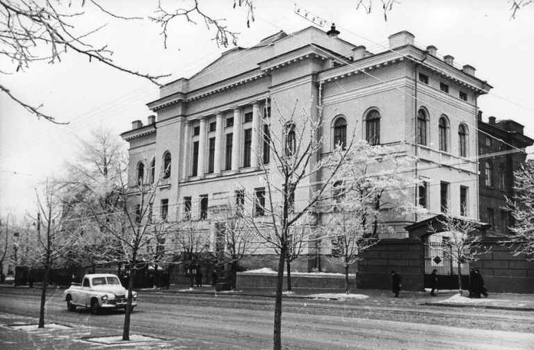Здание Государственной публичной библиотеки АН УССР