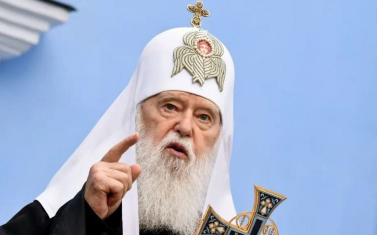 Денисенко – опытный раскольник, у него отлично получается разрушать ПЦУ. Равных нет.