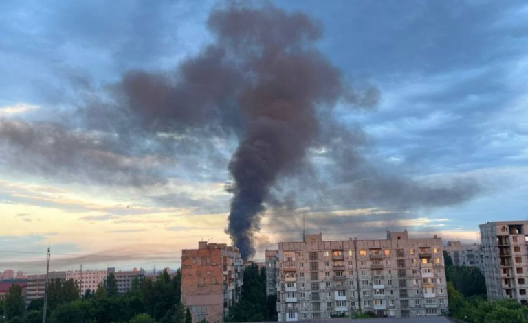 На заглавном фото: в этот день по Донецку прилетело около 400 снарядов. Автор – Репортёр Руденко