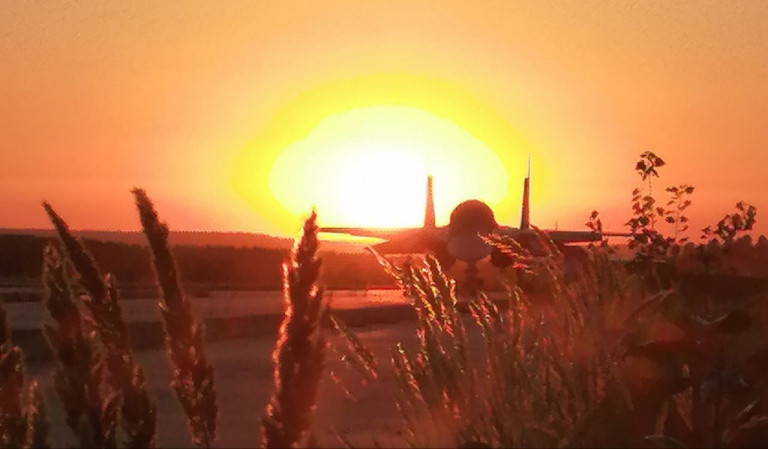 На заглавном фото: С Днём авиации! Источник – https://t.me/fighter_bomber