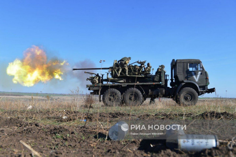 На заглавном фото: Работа разведчиков Новороссийского десантно-штурмового горного соединения на Запорожском направлении, источник – РИА Новости