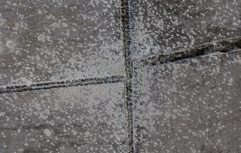 На заглавном фото: «Лунный пейзаж» у Авдеевки, лесополосы, вносит ясность о плотности артобстрелов, – Телеграм-канал Dambiev