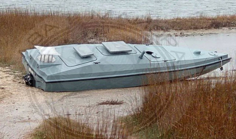 На заглавном фото: Морской дрон Зеленского перешёл на сторону добра, снимок опубликован Телеграм-каналом Два майора