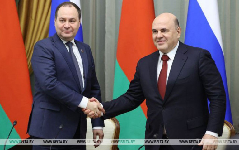 На заглавном фото: Премьеры Белоруссии и России сверили часы в Москве в преддверии важной встречи президентов союзных стран. Источник: БелТА