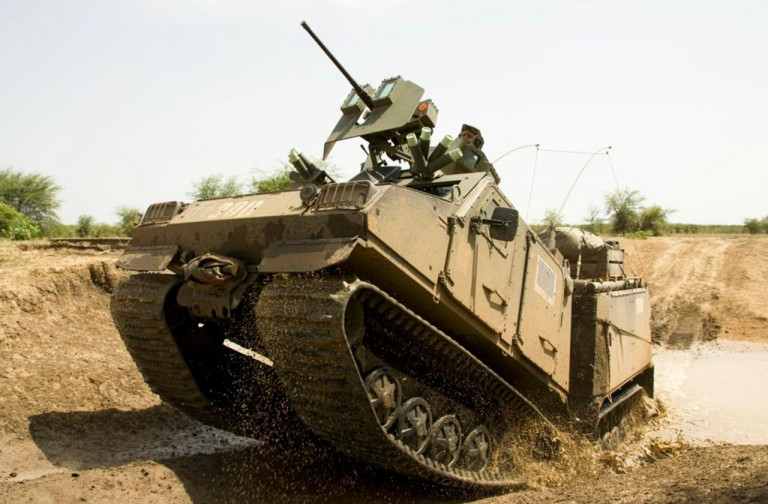 На заглавном фото: Учитывая то, что бездарностью операции на левом берегу Днепра ВСУ обязаны Лондону, судя по всему, передаваемые Великобританией Киеву катера и амфибии ждёт невесёлая участь…