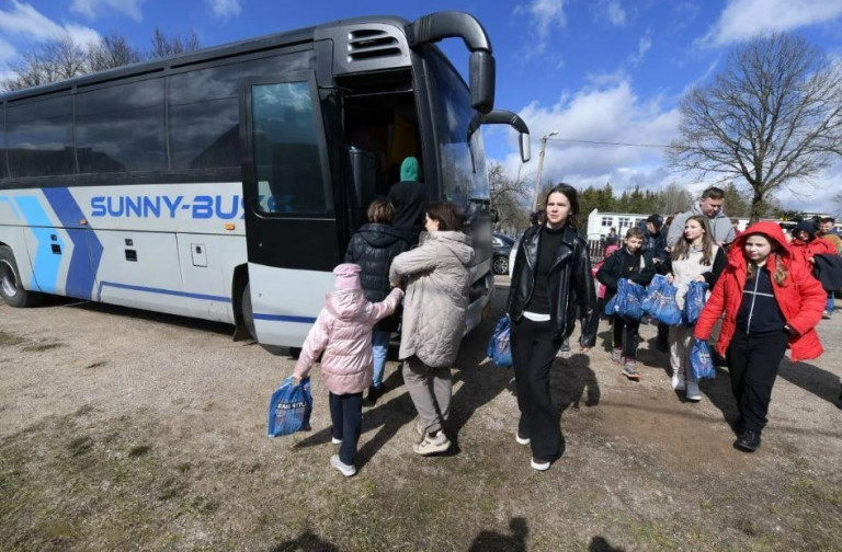 На границе с Белоруссией Польша и Литва скатились до издевательств над детьми