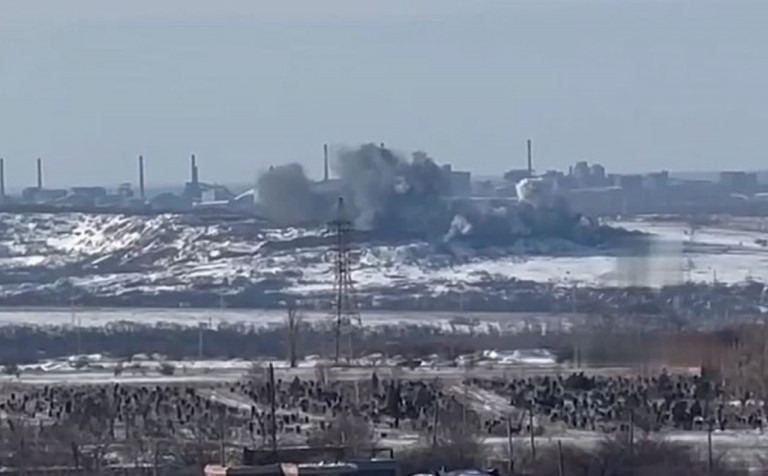 На заглавном фото: ФАБы по позициям украинских вооружённых формирований, Авдеевка