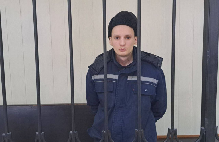 На фото: Убийца мариупольцев Максим Чернушенко, морской пехотинец. Вот только воевал он не в море, а на заводе «Азовмаш» – расстреливал мирных жителей