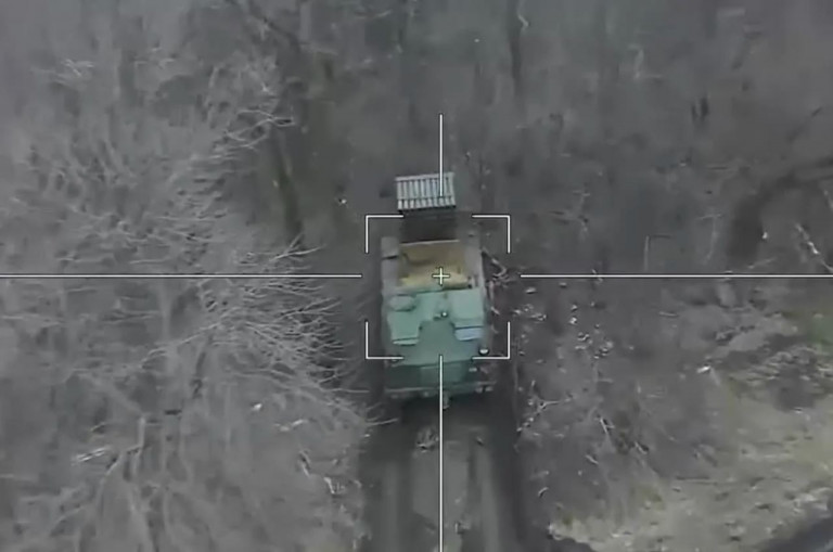 На заглавном фото: Уничтожение "Ланцетом" в зоне проведения СВО чешской RM-70 «Вампир» (Vampire). Источник – Военкор Руденко
