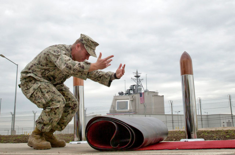 На заглавном фото: Красная дорожка Румынии для планов Пентагона?