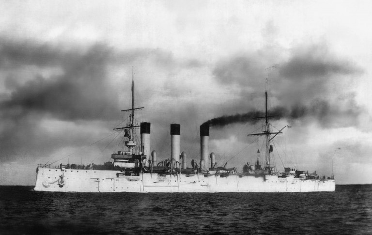 Заглавное фото. «Крейсер «Аврора» на дореволюционной фотографии