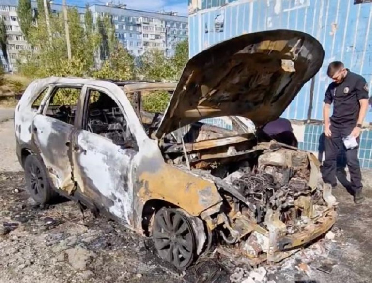 На заглавном фото: Начальник полиции Киева Дмитрий Шумейко заявил, что на Украине сожгли уже более 200 автомобилей военных