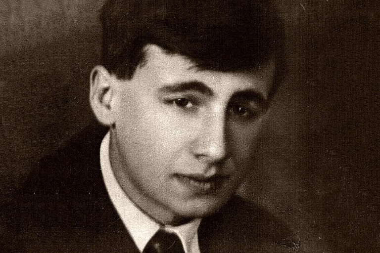 Заглавное фото. Довоенная фотография поэта Павла Давыдовича Когана