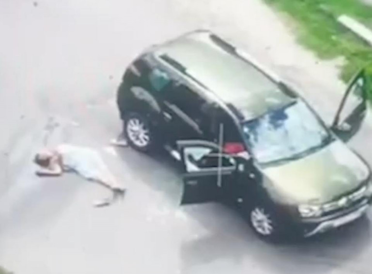 На заглавном фото: Убийства ВСУ гражданских во время нападения на Курскую область, которых в упор не видят западные "правозащитники"...