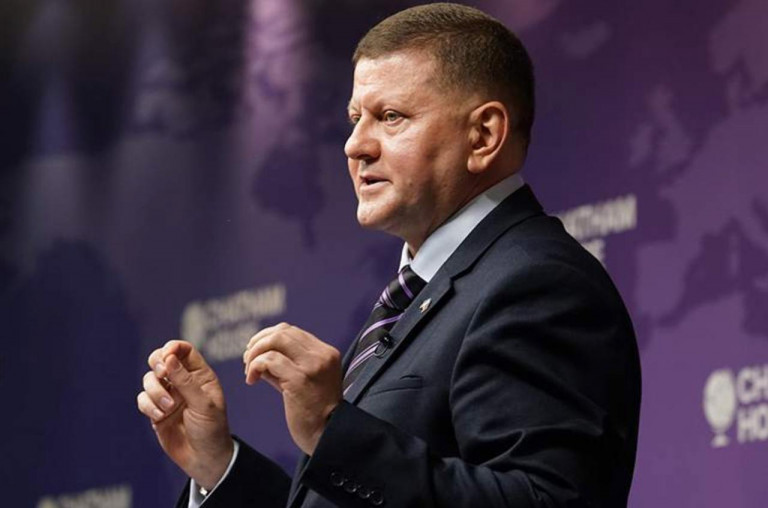 На заглавном фото: Послу Украины в Великобритании, экс-главкому ВСУ Залужный уже не нужна "незалежнисть" – ему больше нравится статус британской колонии для Украины