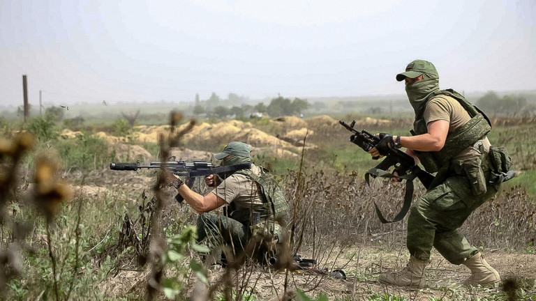 Заглавное фото: Наши бойцы освободили н.п. Заря в ДНР и перешли границу Днепропетровской области