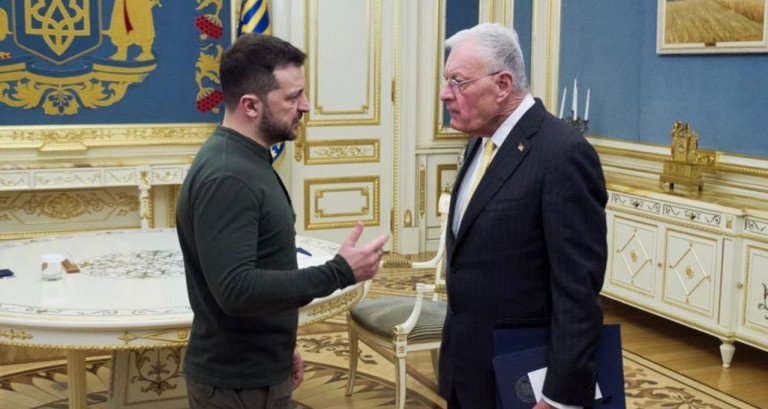 Заглавное фото: Спецпосланник Трампа Келлог привёз Зеленскому новый вариант соглашения по природным ресурсам