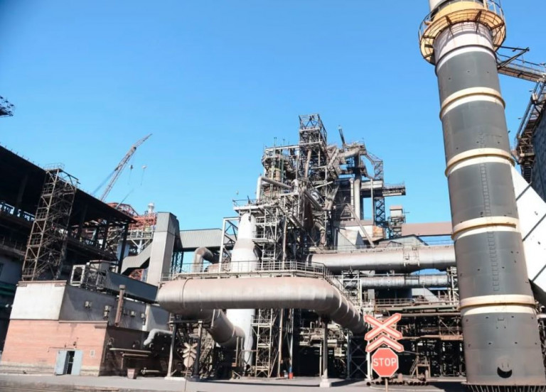 Заглавное фото: Южный горно-металлургический комплекс станет участником машиностроительного кластера.