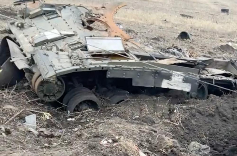 На заглавном фото: Недоброе утро танкистов ВСУ на Донбассе, Телеграм-канал Dambiev