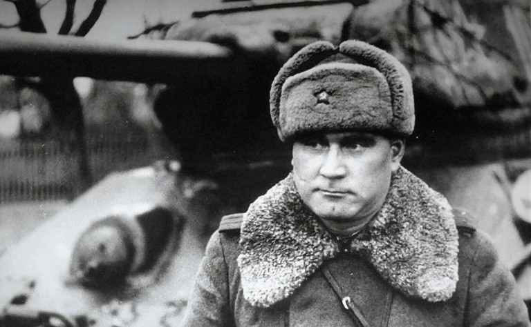 Заглавное фото. Полковник Иван Якубовский, командир 91-й танковой бригады в 1944 году