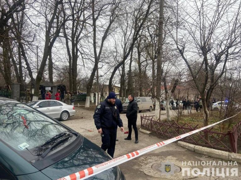 На заглавном фото: Взрыв прогремел и у ТЦК Каменец-Подольского в Хмельницкой области