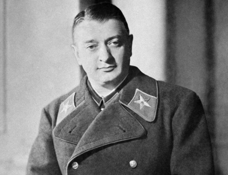 Заглавное фото. Маршал Михаил Тухачевский на фотографии 1936 года.