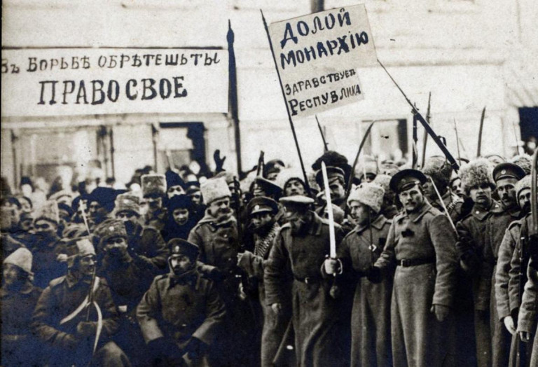 Заглавное фото. Солдатский митинг Петроградского гарнизона в феврале 1917 года