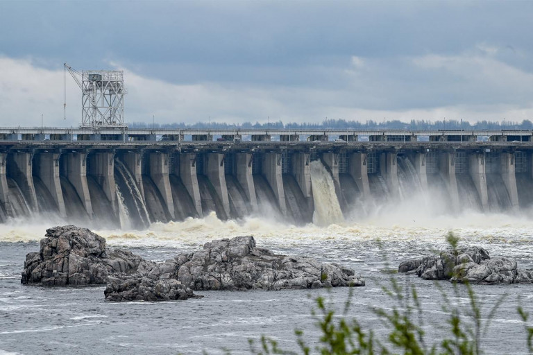 Заглавное фото: Днепрогэс не спасёт – уровень воды в Днепре катастрофически падает