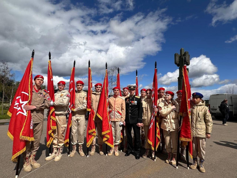 На заглавном фото: Запорожское отделение «ЮНАРМИИ» получило имя генерал-лейтенанта Павла Судоплатова, легендарного советского разведчика. Почётное наименование присвоено в рамках акции «Молодёжь против нацизма» на третьем Международном антифашистском конгрессе в Музейно-храмовом комплексе ВС РФ