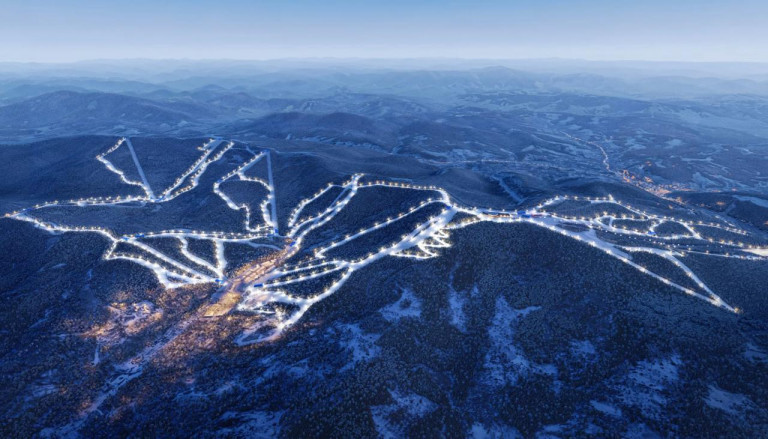 На заглавном фото: Пока на войне гибнут и получают увечья Тарасы и Мыколы, во Львовской области строится огромный горнолыжный курорт, включающий 25 отелей, рестораны высокой кухни, кинотеатры и артвыставки, гостиницу для животных и высотное горное озеро. Одним – умирать в окопах, другим – наслаждаться сервисом элитного горнолыжного курорта...